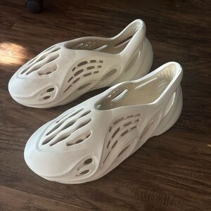 YEEZY Foam Runners ‘Sand’